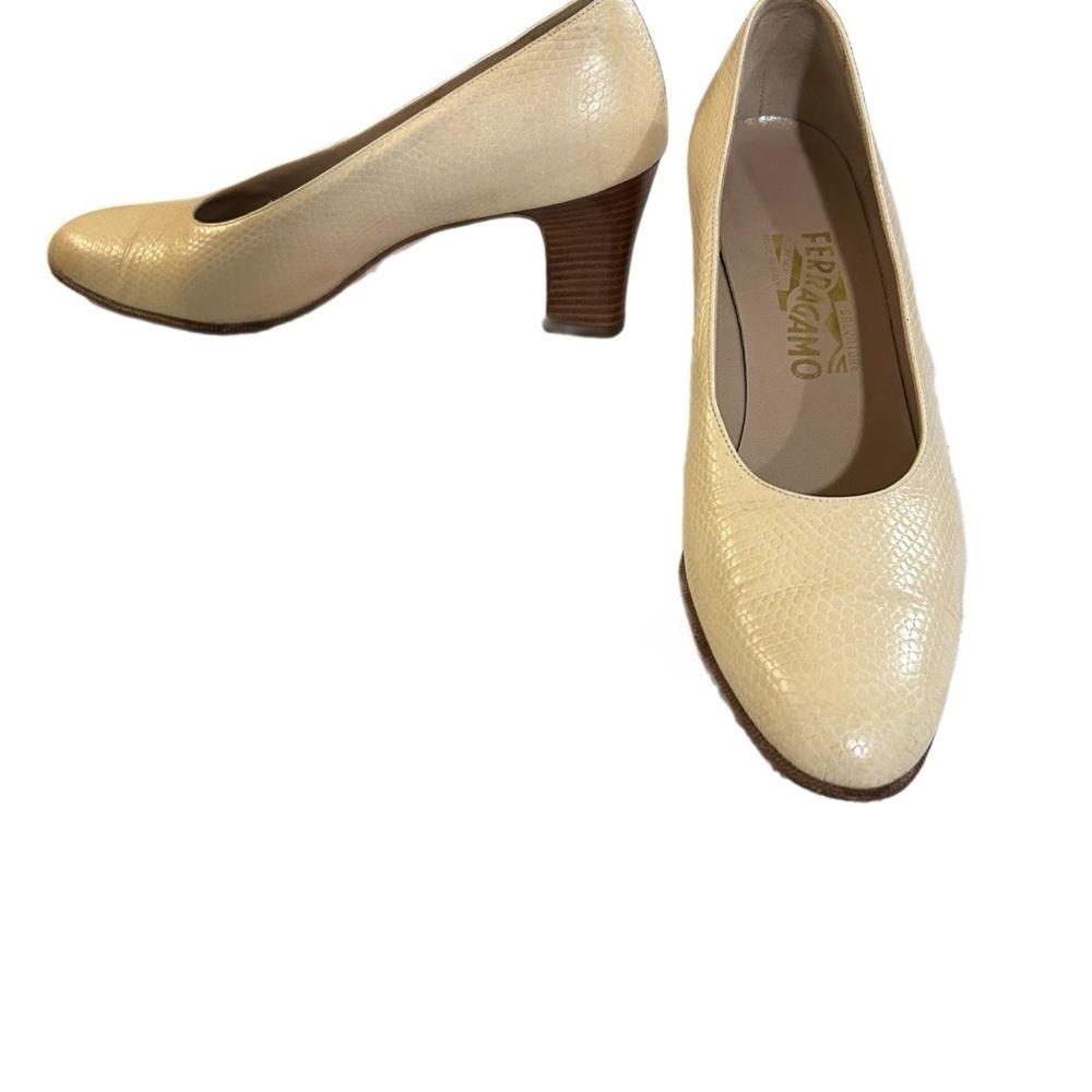 Salvatore Ferragamo Snakeskin Leather Pumps Shoes Size 9AA - Picture 2 of 6